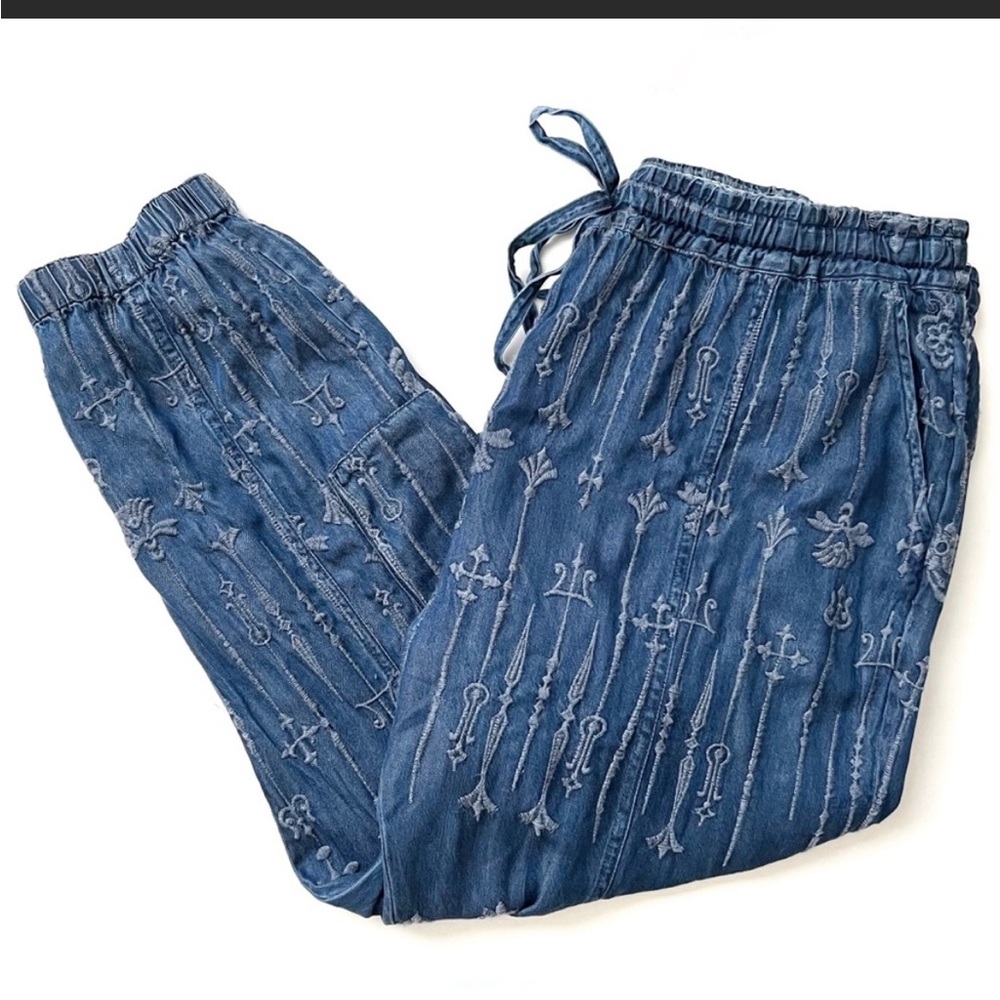 Johnny Was Pete & Greta Embroidered Cargo Joggers